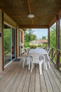 Campings Camping Le Mont Libre - Cottage & espace nature - Gannat : photos des chambres