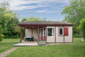 Campings Camping Le Mont Libre - Cottage & espace nature - Gannat : photos des chambres