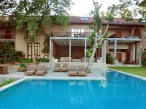 Roman Lake Ayurveda Boutique Resort