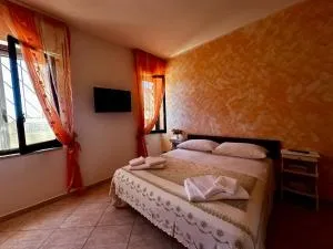 Casa via Appia Scauri - luminosa, grande a 250 m dal mare e dalla stazione ferroviaria - Scauri