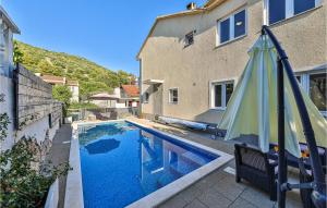 Stunning Home In Marina