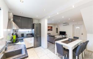 Stunning Home In Marina