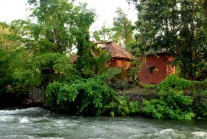 The Rippling Edge - River front property