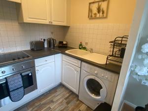 Lovely 2 Dbl bed apartment near Heaton Park and North Manchester Hospital with parking