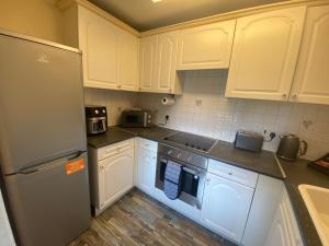 Lovely 2 Dbl bed apartment near Heaton Park and North Manchester Hospital with parking