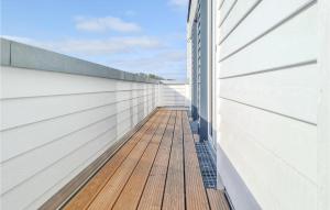 Amazing Home In Tossens With Wifi