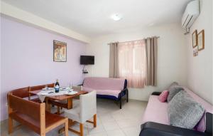 1 Bedroom Gorgeous Apartment In Kanica 