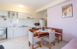1 Bedroom Gorgeous Apartment In Kanica 