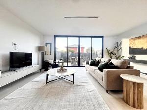 Elegant 4 Bedrooms Sanctuary in Bentleigh East