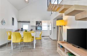 Gorgeous Home In Cresnjevec, Tuhelj