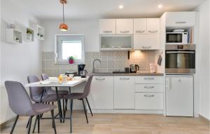 Gorgeous Home In Cresnjevec, Tuhelj