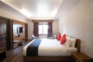 Capital O 653 Seven Lakes Resort