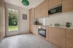 Maisons de vacances Maison pour 8 - Piscine chauffee - 100m de la plage : photos des chambres