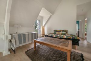 Maisons de vacances Maison pour 8 - Piscine chauffee - 100m de la plage : photos des chambres