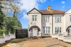 Home Superb - Friern Barnet