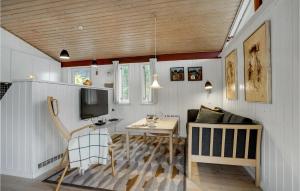 4 Bedroom Beautiful Home In Hvide Sande