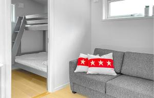 2 Bedroom Cozy Home In Gotlands Tofta