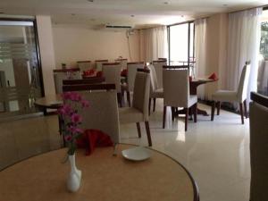 Devon Hotel