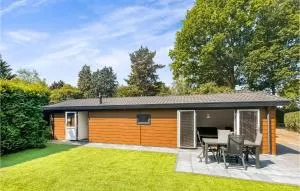 Stunning StaCaravan In Putten - Ermelo