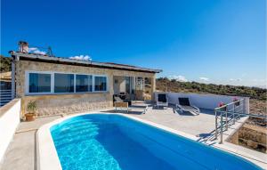 3 Bedroom Pet Friendly Home In Mandre 