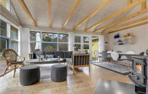 Stunning Home In Aakirkeby With Wifi