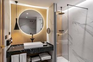 Triple Room room in Vincci Lys