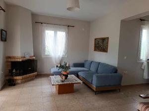 Villa Rania: Ευάερη βίλα με θέα τη θάλασσα