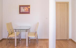 Nice Apartment In Grzybowo With Wifi