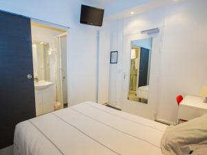 Hotels Hotel Saint Jean : photos des chambres