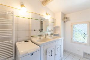 Maisons de vacances Le Mazet de Cabrieres-d-Avignon : Maison 2 Chambres