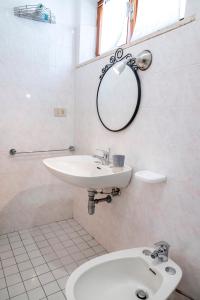 M376 - Marcelli, bilocale con posto auto