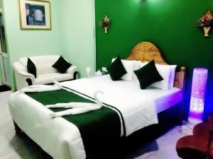 Kings Hotel Restaurant And Bar