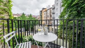 Apartment in the Clouds Letná - Luxury with Romantic Balconies in Quiet Centre of Prague