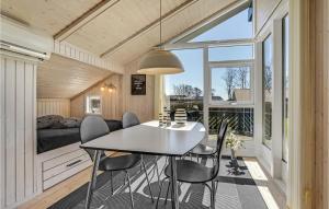 2 Bedroom Stunning Home In Odder