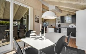 2 Bedroom Stunning Home In Odder