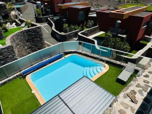 Green 14 Ocean view retreat by CanaryScape