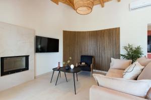 Okeanos Villa by Anita Holiday Homes