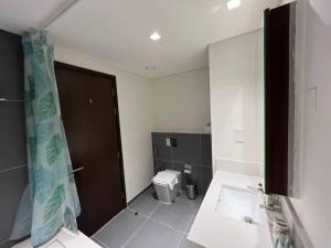 Stylish 1 Bedroom High Floor in Creek Edge