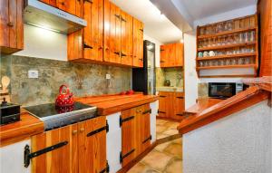 Beautiful Home In Imbriovec Jalzabetski 