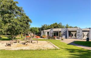 Nice Home In Warmenhuizen With Wifi