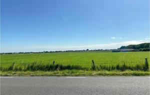 Nice Home In Warmenhuizen With Wifi