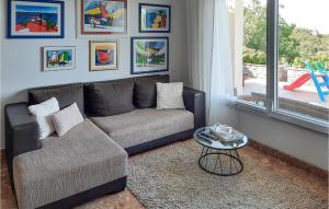 Three-Bedroom Holiday Home In Crkvice