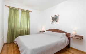 Amazing Apartment In Icici With Wifi 