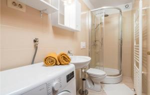 Amazing Apartment In Icici With Wifi