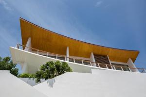 The Ridge - Award Winning Sea View Pool Villas