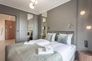 Ambria Apartments Sun Towers