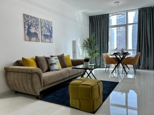 Charming One Bedroom In Marina