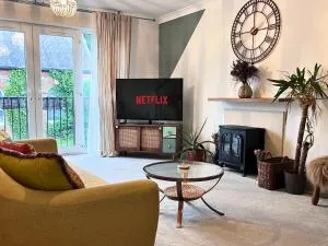 Jekyll's on Hyde - Spacious Town House - Central Winchester - Free Parking, Sleeps 5 - by XPlus Stays - 新奥尔斯福德