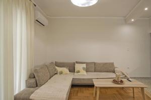 Fabis Place Luxurious 2BR, Fully Renovated Apt