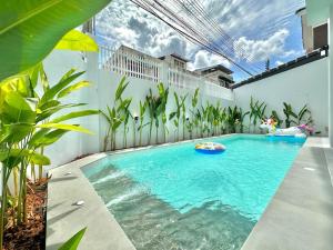 House 148 Patong Pool Villa 4BR Near Beach